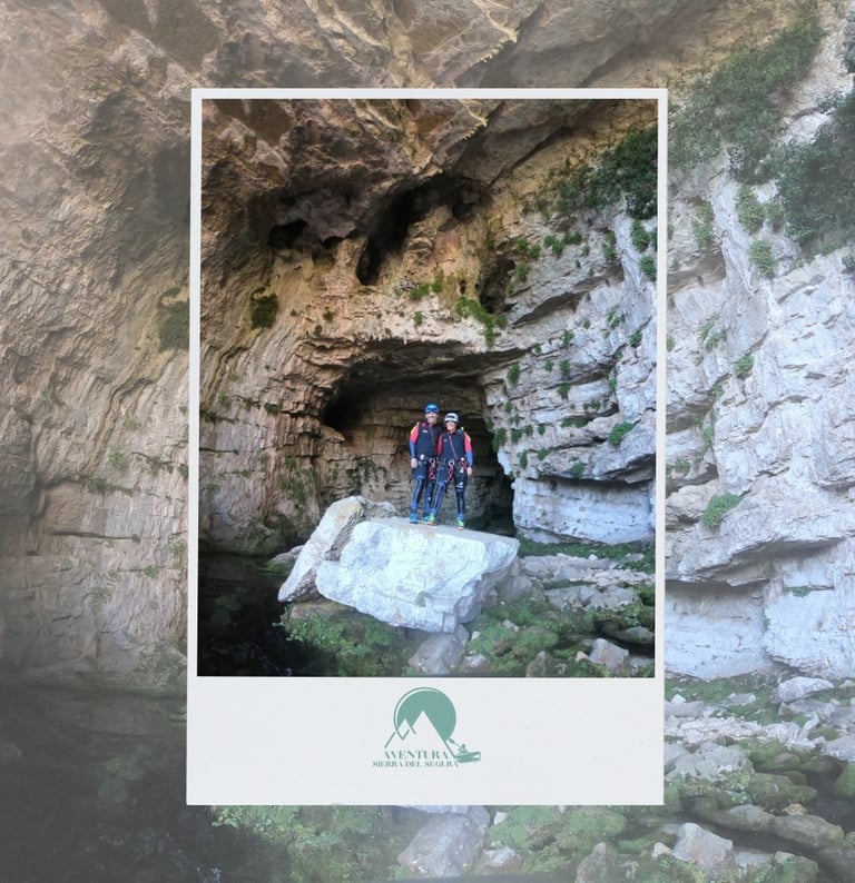 cueva riopar
