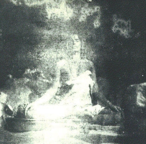 Babaji appare nella grotta del Kumaon Kailash