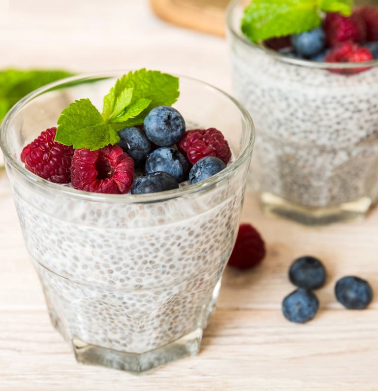 Overnight Oats com Frutas e Chia