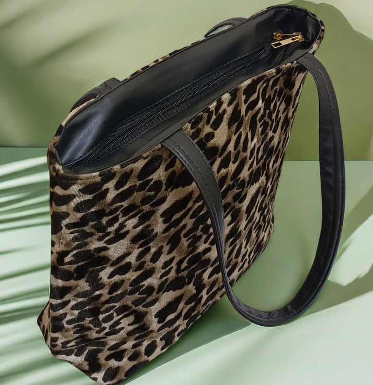 Trendy office handbag for women - cruelty-free leather alternative