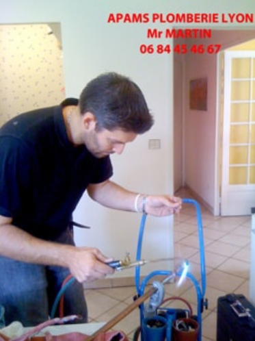 Artisan plombier urgence fuite d eau LYON 69007