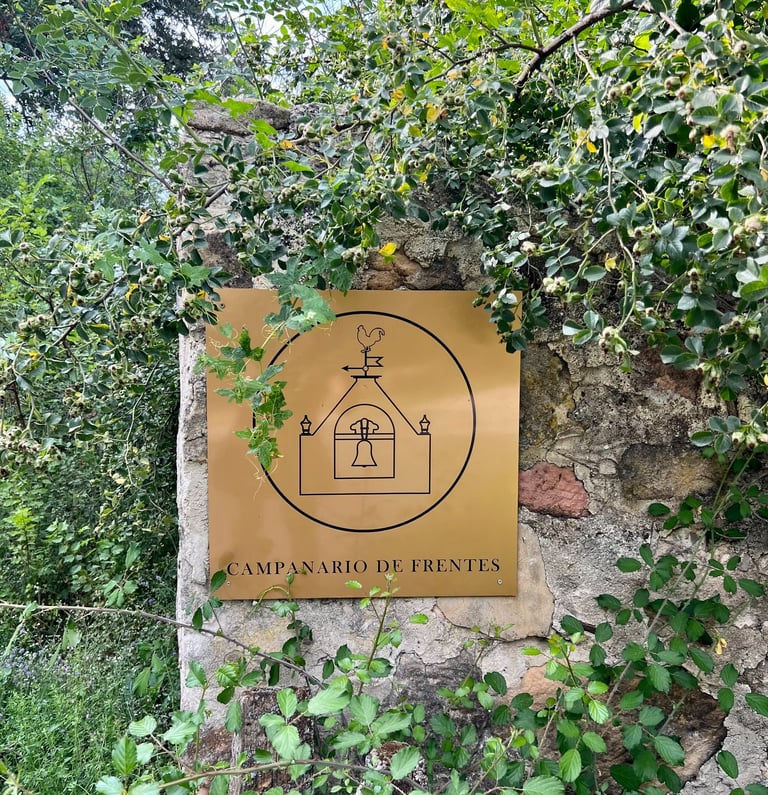 Campanario de Frentes: Contacto