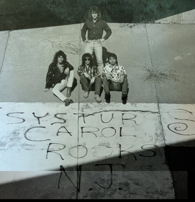 Systur Carol 80's rock band