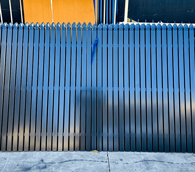 Aluminium gate
