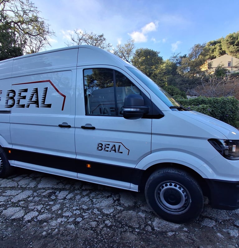 Furgontea Crafter de BEAL Servicios logísticos