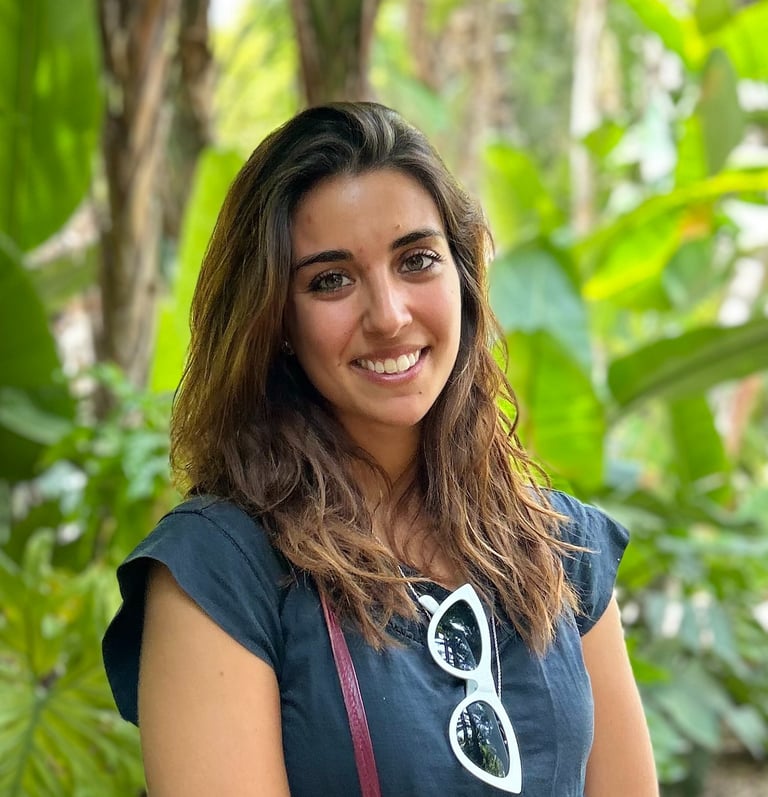 Contact Flaminia to receive info about her professional linguistic services, human to human