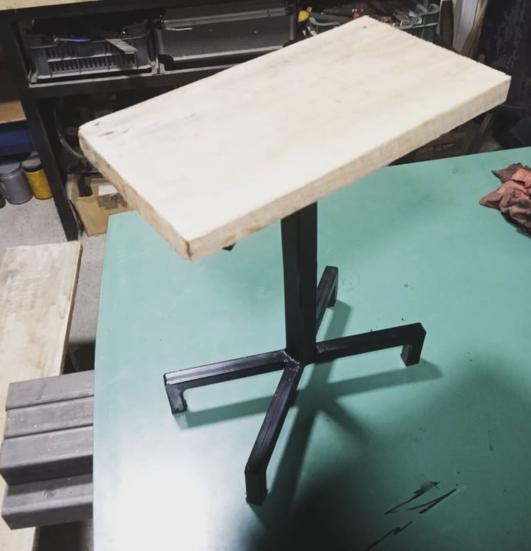 drvometal, drvo metal, nameštaj, police, stolovi, stolice, ograde, ograda, kapija