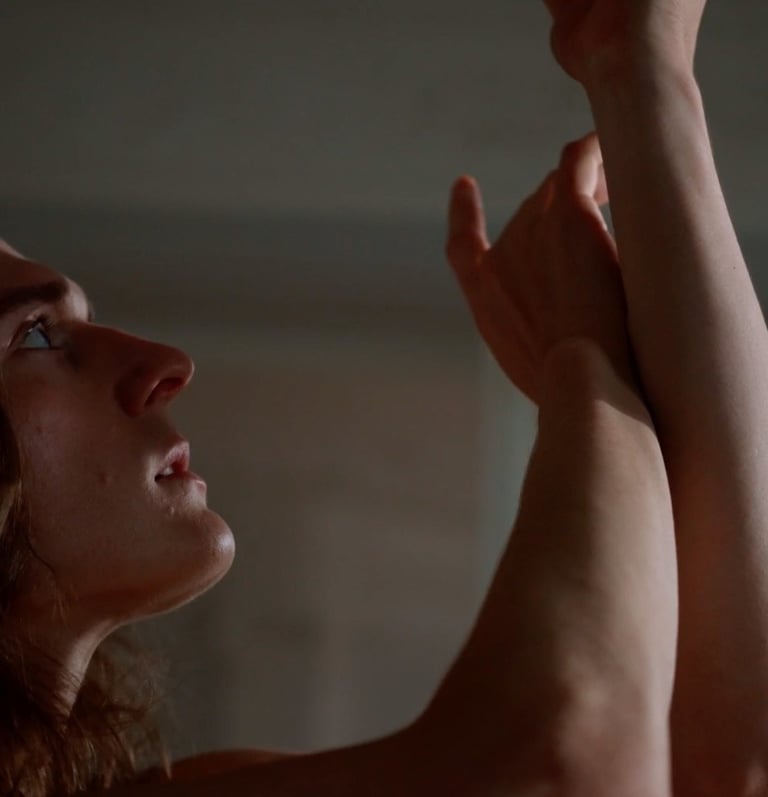 GORIGO creatividad publicitaria chico joven bailando ballet