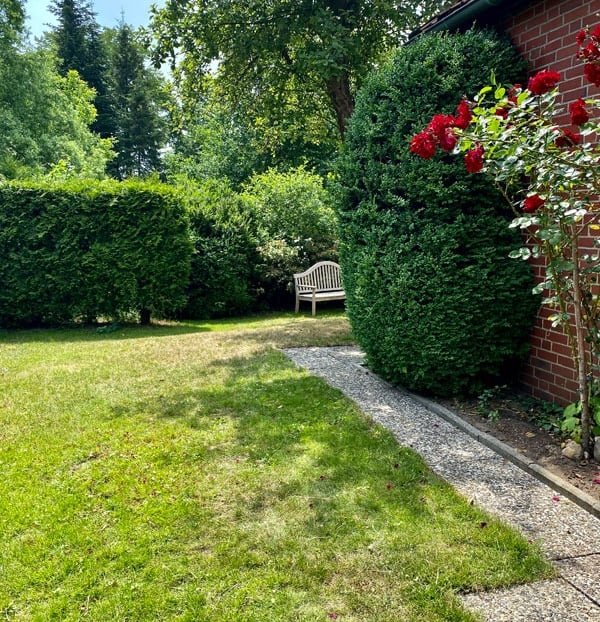 eingangsbereich-fewo1-mit-blick-garten-