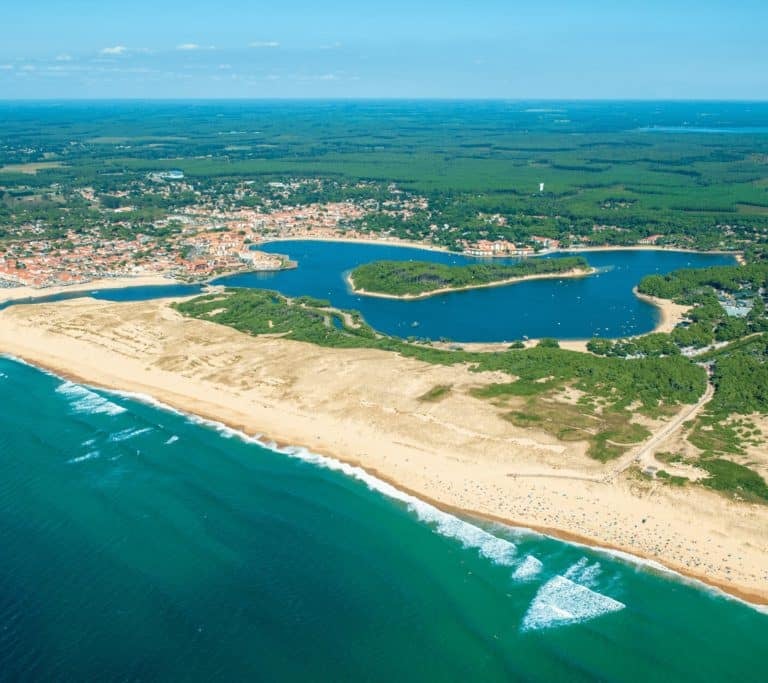 vu du ciel du lac marin dans les Landes