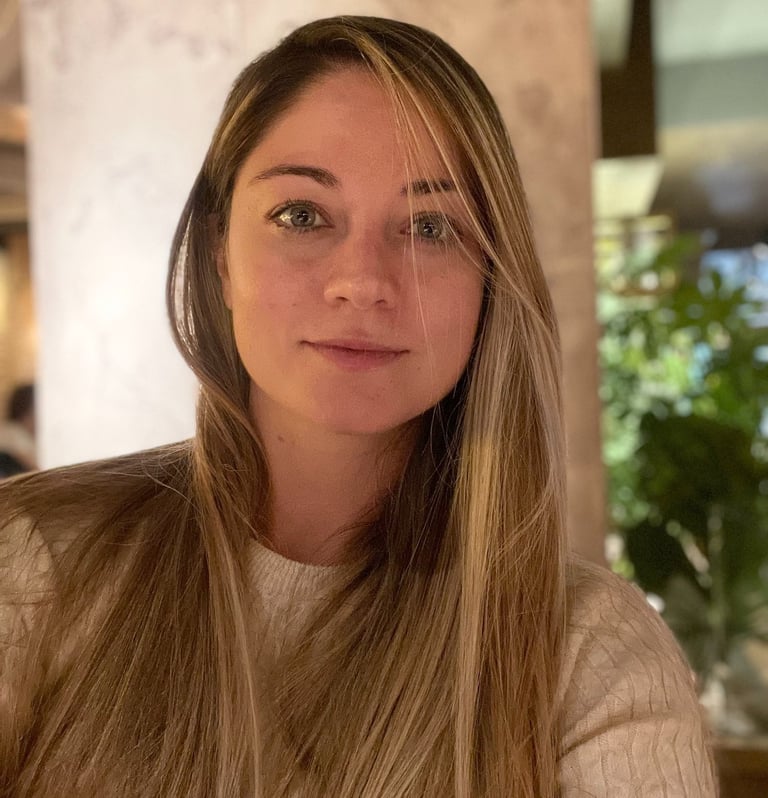 Portrait of Christy Spiteri, licensed psychotherapist, on the credentials and qualifications page