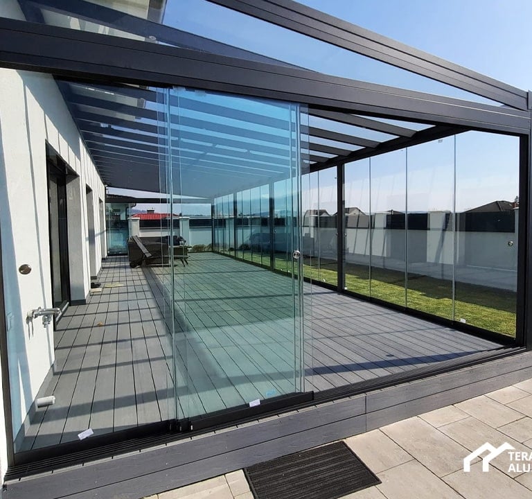 eltolható üvegrendszer terasz befedés