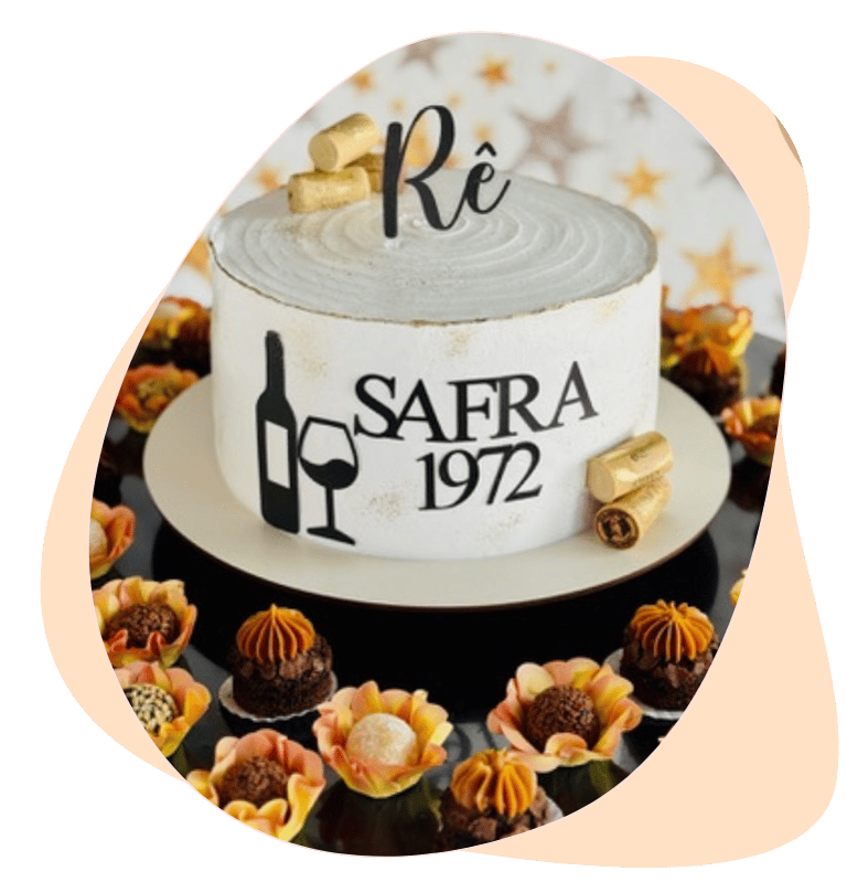 bolo de aniversário e docinhos para festa