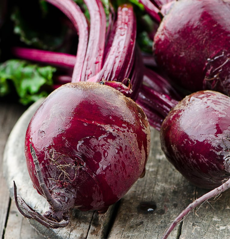 BOLTARDY BEETROOT | Deep red, round roots and tender, sweet flavour