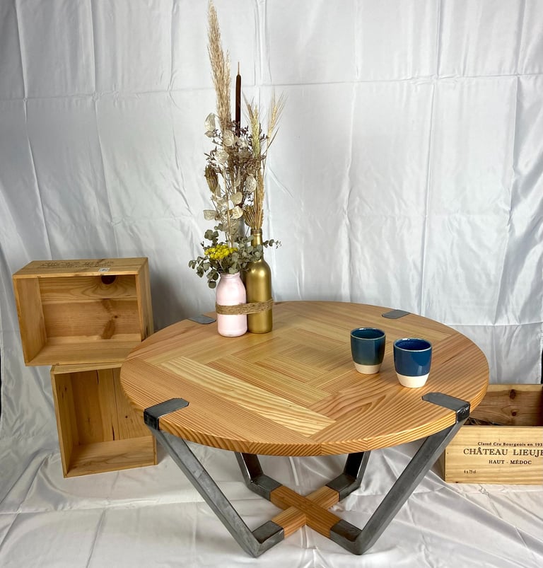 Photo de la table basse réaliser par l'atelier Ebenimétal