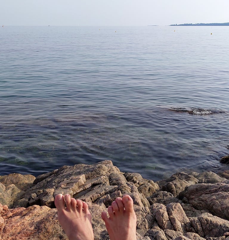 my cute feet enjoying the sun in a naturist spot (French Riviera)