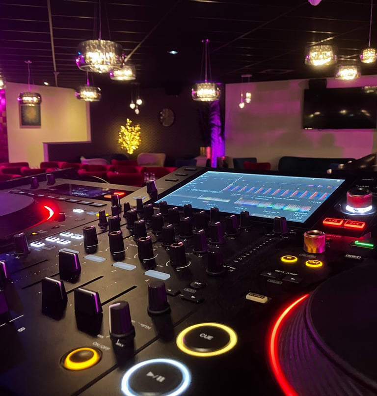 Soirée DJ en bar restaurant La Garde - Le Five