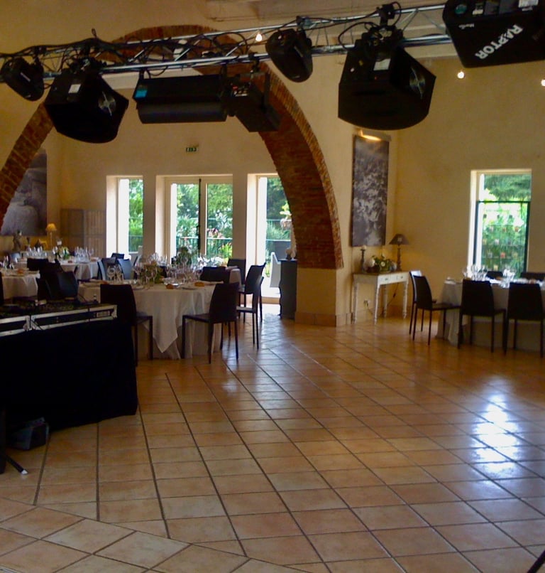 SOnorisation et éclairage pour évènement privé dans un domaine