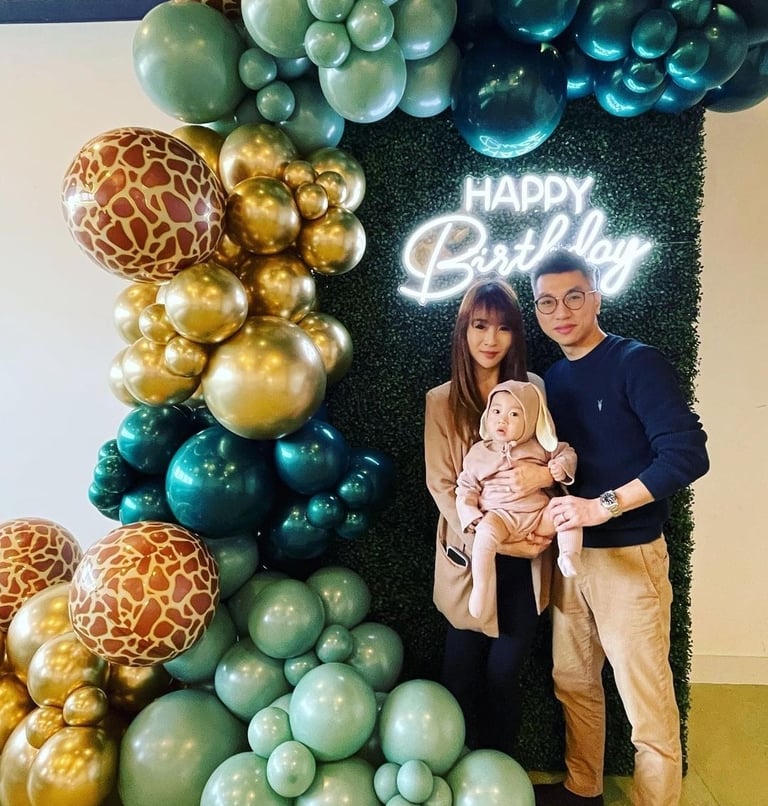 jungle themed balloon backdrop rental