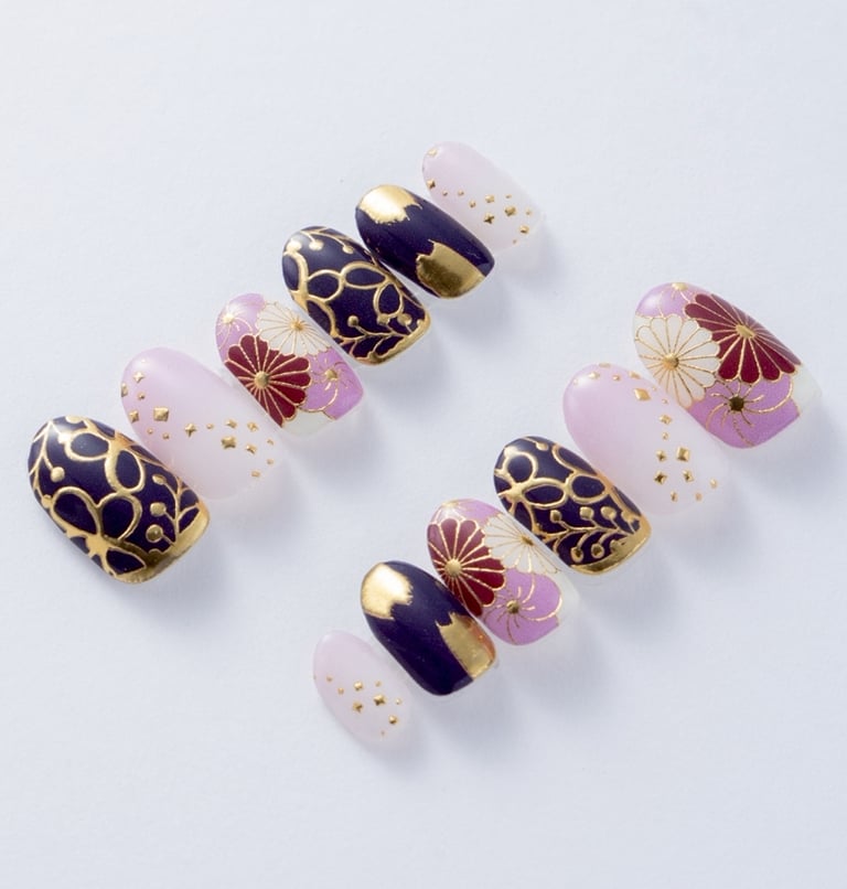 月下美人のネイルチップ