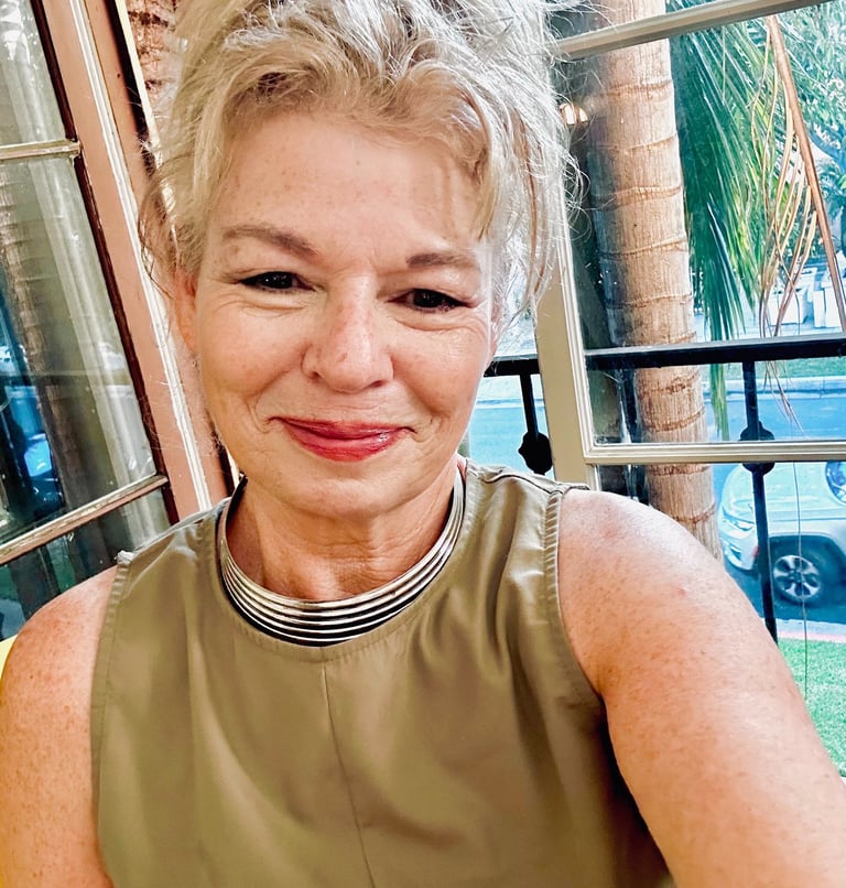 Tarot Reader Los Angeles in person & online tarot readings by Maya Britan psychic artist