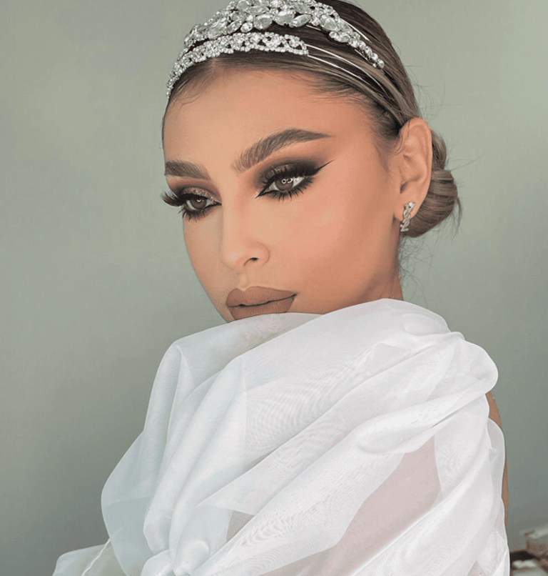 Maquillaje de novia con piel luminosa y acabado impecable