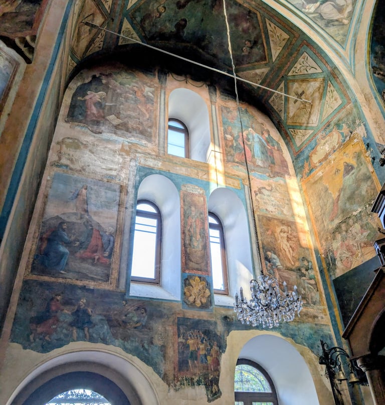 Frescos from inside St. George Cathedral of Tbilisi in Tbilisi Ge origa 