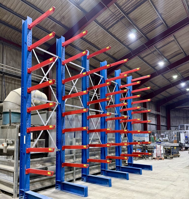 Heavy-duty cantilever racking