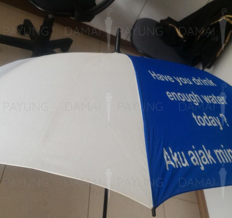 payung promosi polos fiber biru putih detail gambar 1