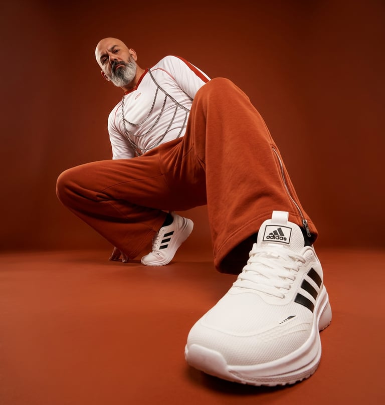 تصوير احترافي حذاء اديداس الرياضي