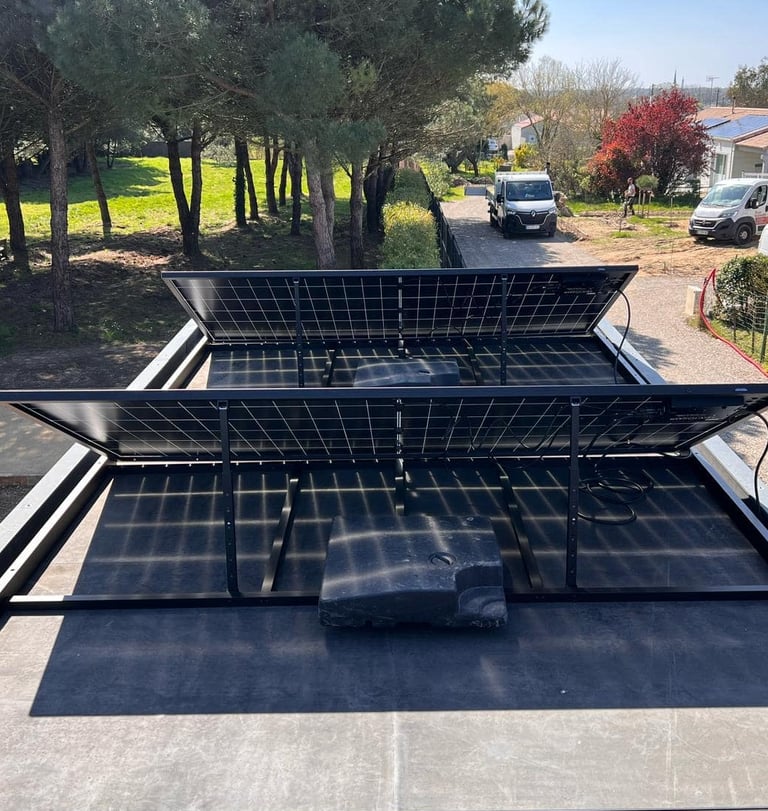 Châssis robuste pour fixation de station solaire sur toiture ou sol