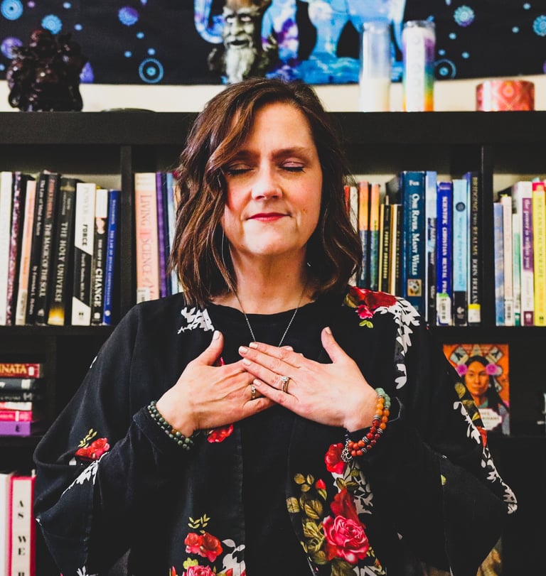 Portrait of Cynthia Paulsen in prayer