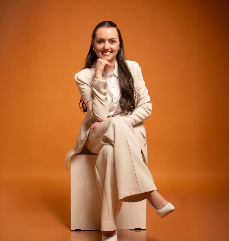 "Dra. Ana Paloma Salvador, advogada especializada em inventários em Pitanga PR