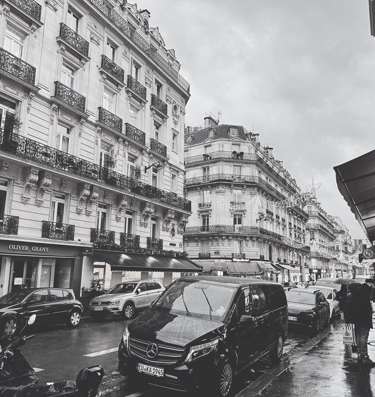 Gloomy, rainy day in the streets of Paris France. Black & White photo by @LVF.LVX