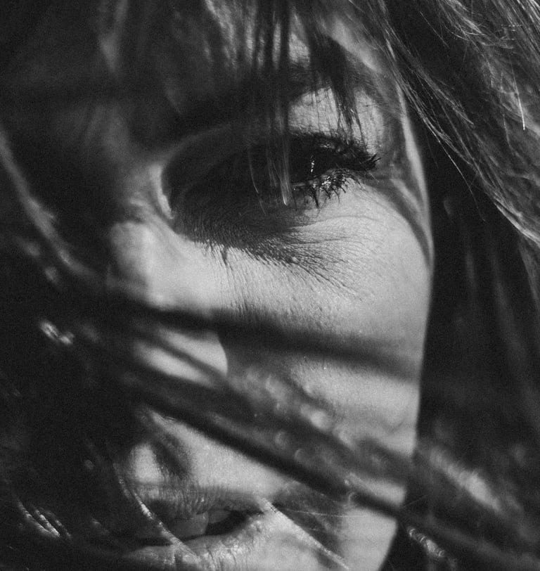 portrait noir et blanc femme noir et blanc annecy