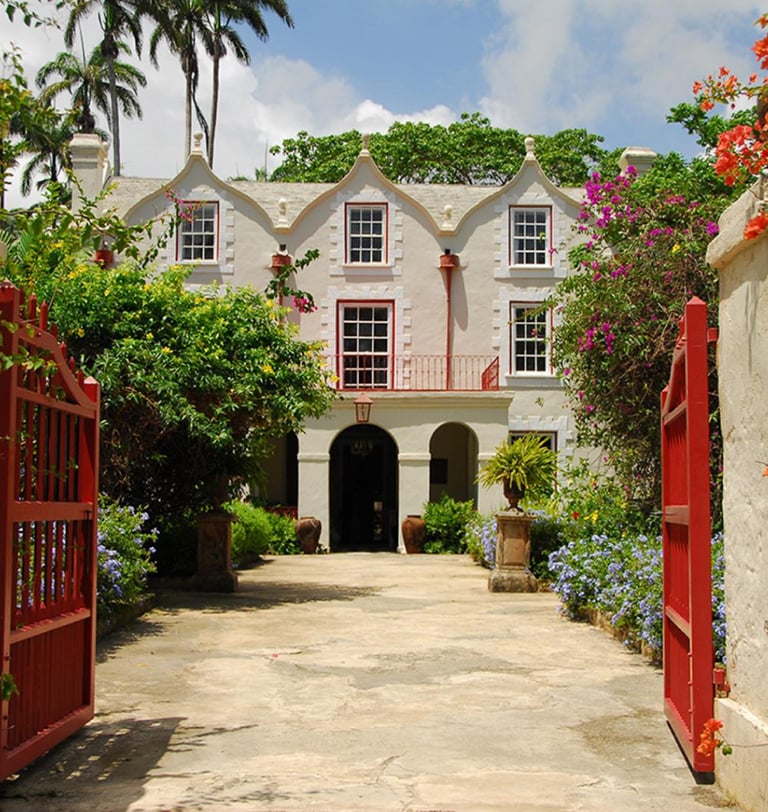 L'abbaye Saint-Nicolas est située à Saint-Pierre , à la Barbade , et est une maison de plantation.