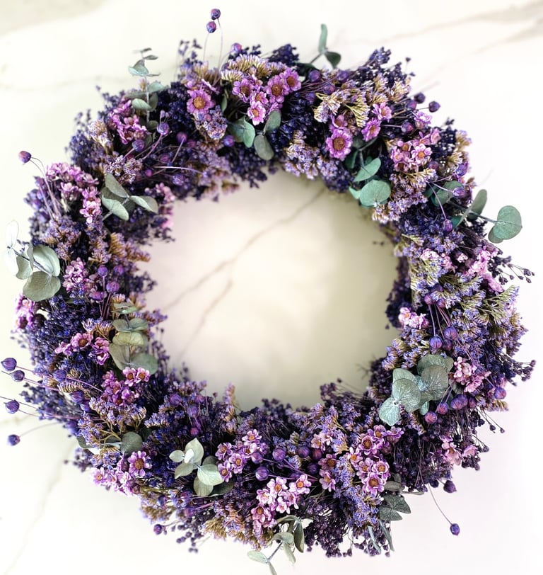 couronne de fleurs séchées