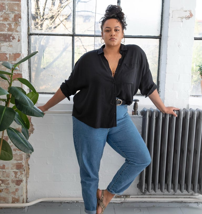 women oversized shirt with jeans