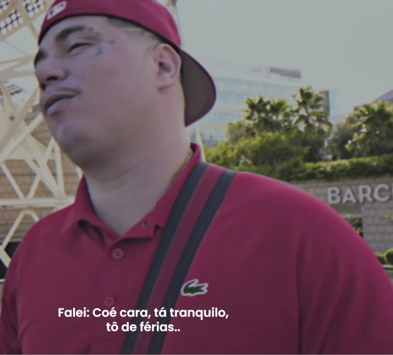 Felp 22 durante gravações do quinto episódio do vlog em Barcelona.