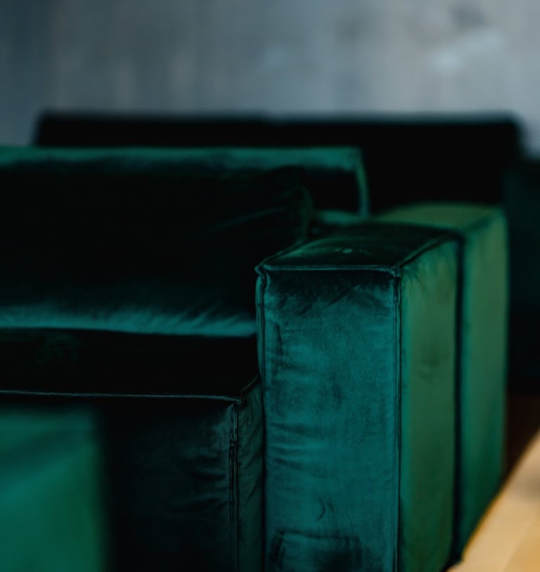 Giulia Sbrogiò | designer - divano verde - divano velluto - idee divano - divano moderno - divano su misura - divano nuovo