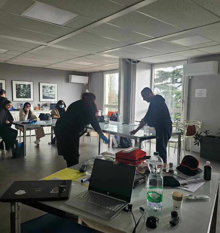 Apprentissage des gestes de premiers secours en groupe