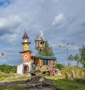 Ty Bayon - Les lieux à visiter - Culture et curiosités locales : Poète Ferrailleur (Lizio)