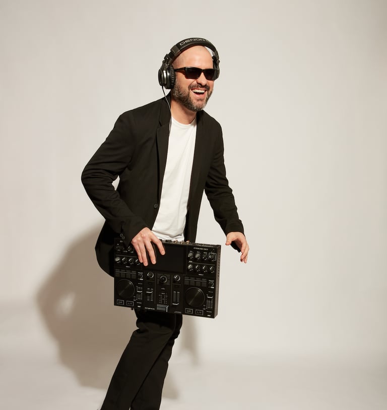 DJ Elegante