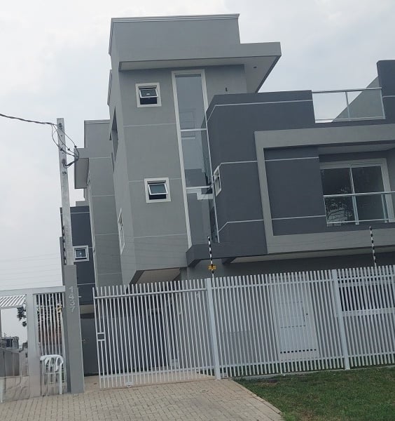 Sobrado Triplex no Bairro Alto. - Bem localizado.