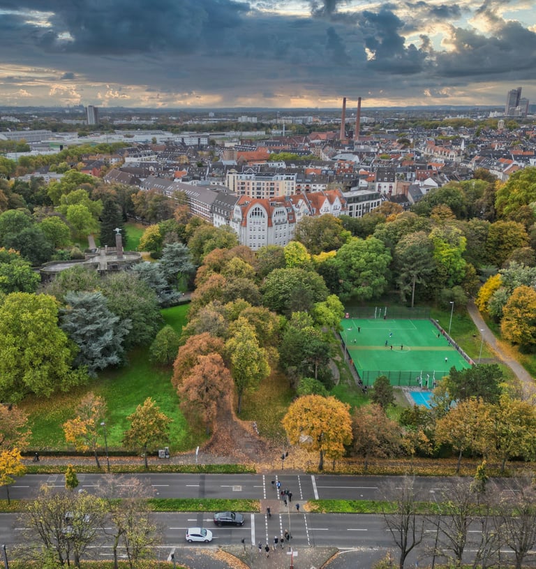 Luftaufnahme Drohnenbild Köln Rheinauhafen mit Blick ins belgische Viertel