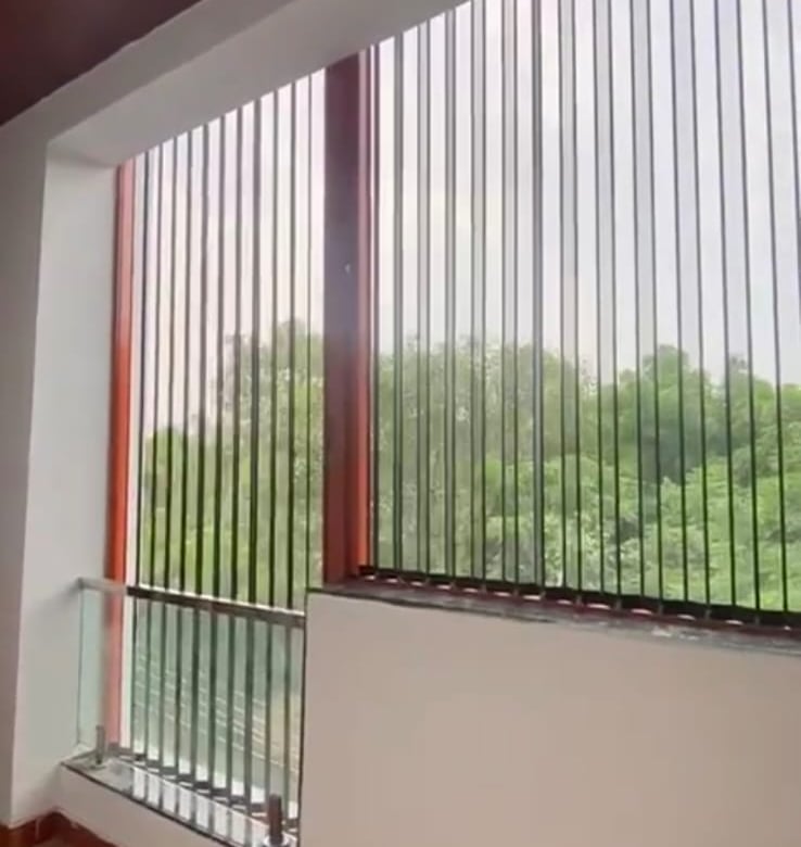 Aluminium pleated mesh for balcony against birds and monkeys