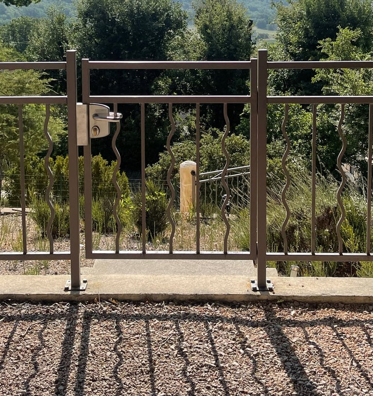 portillon de garde corps en fer forgé