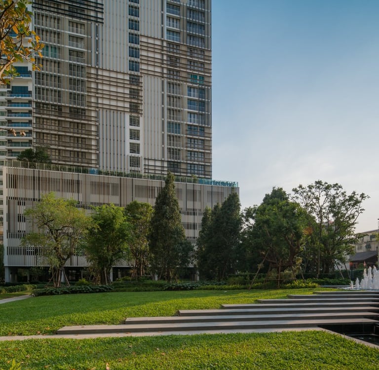 อาคารทันสมัยพร้อมสวนสาธารณะ