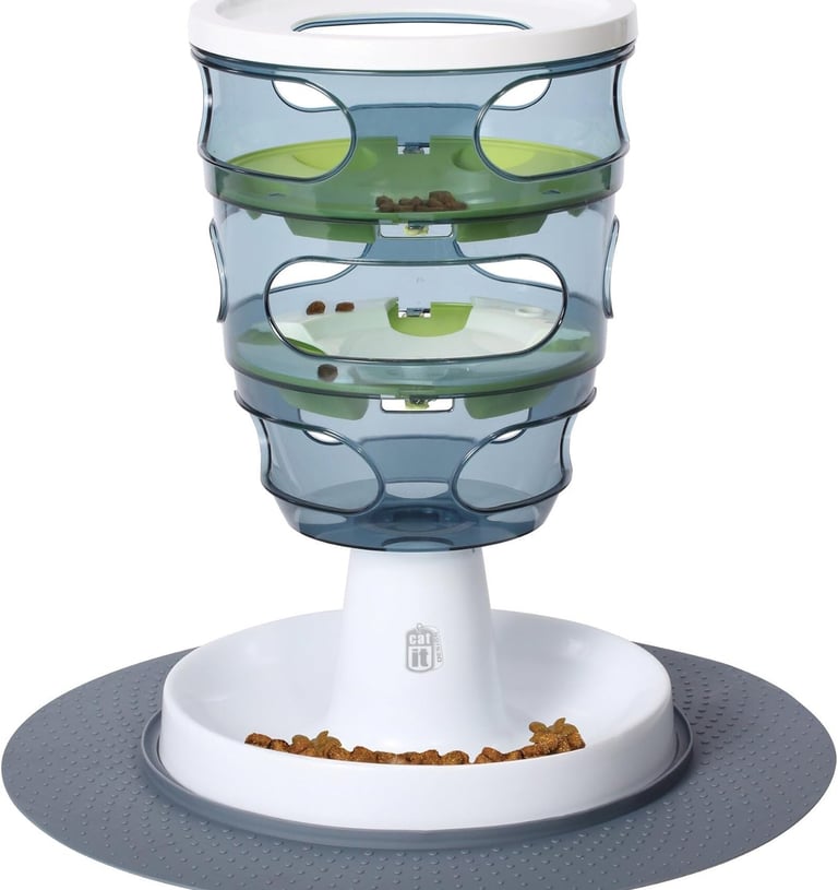 Katzenfutterturm zum Bespielen die der Katzenbetreuung 