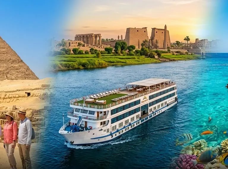 Navio de cruzeiro de luxo navegando pelo Rio Nilo entre as cidades de Luxor e Aswan.